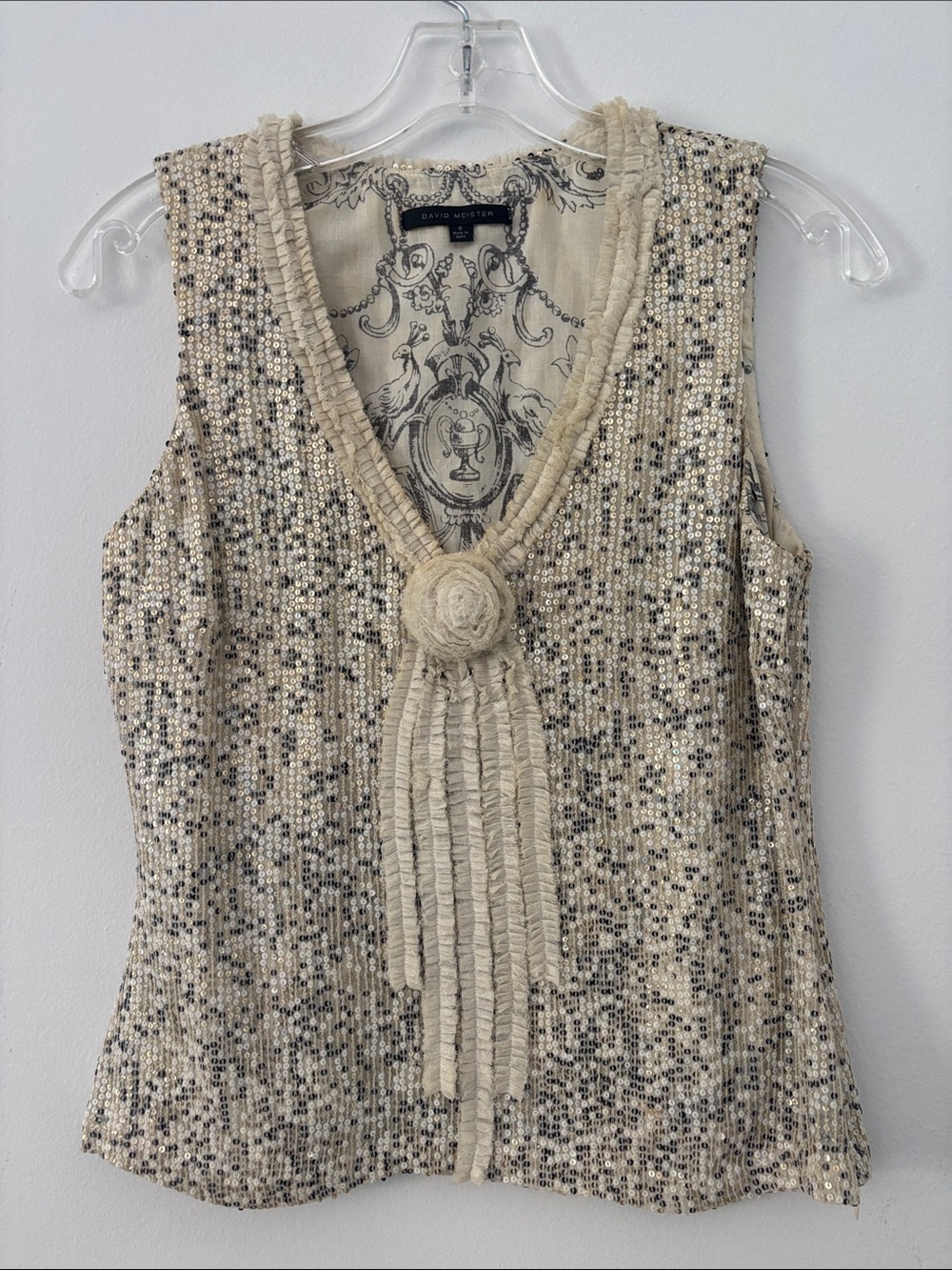 Vintage Y2K David Meister Cream Sequin V-Neck top. Fully lined. Zipper works